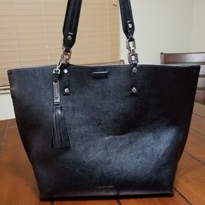 Calvin Klein Black tote w/wallet pouch